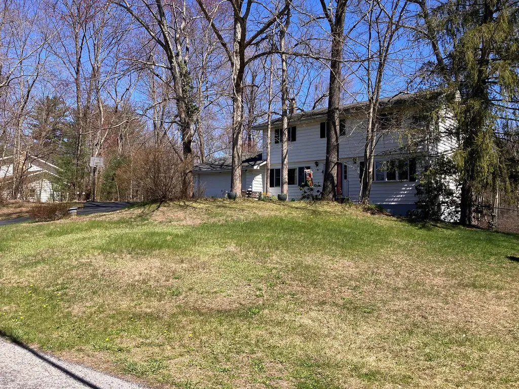 218 Roosevelt Road Hyde Park NY 12538