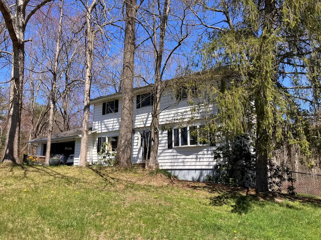 218 Roosevelt Road Hyde Park NY 12538