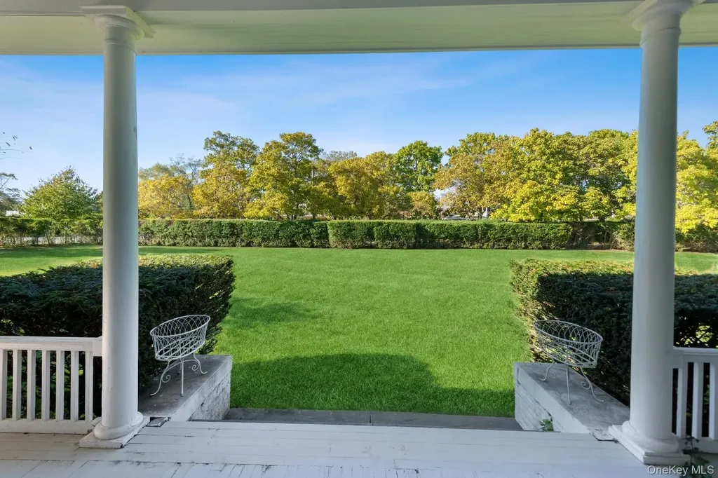 10 Post Lane Quogue NY 11959