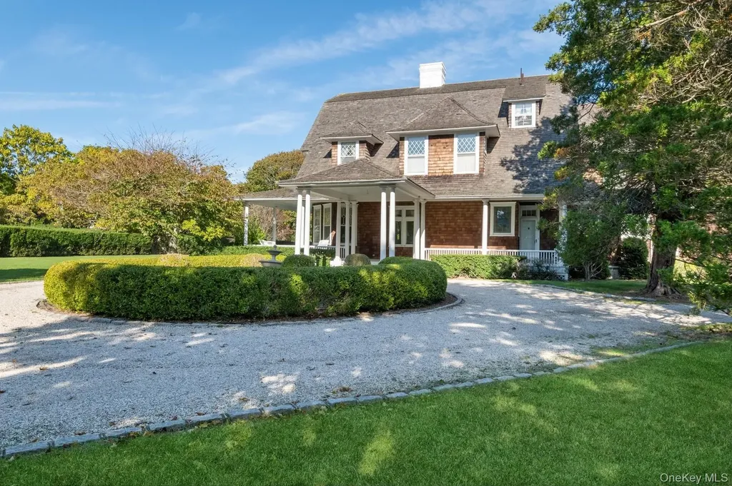 10 Post Lane Quogue NY 11959