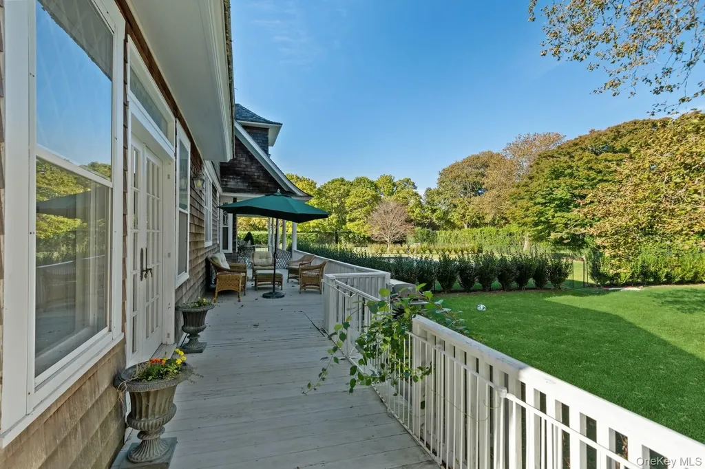 10 Post Lane Quogue NY 11959