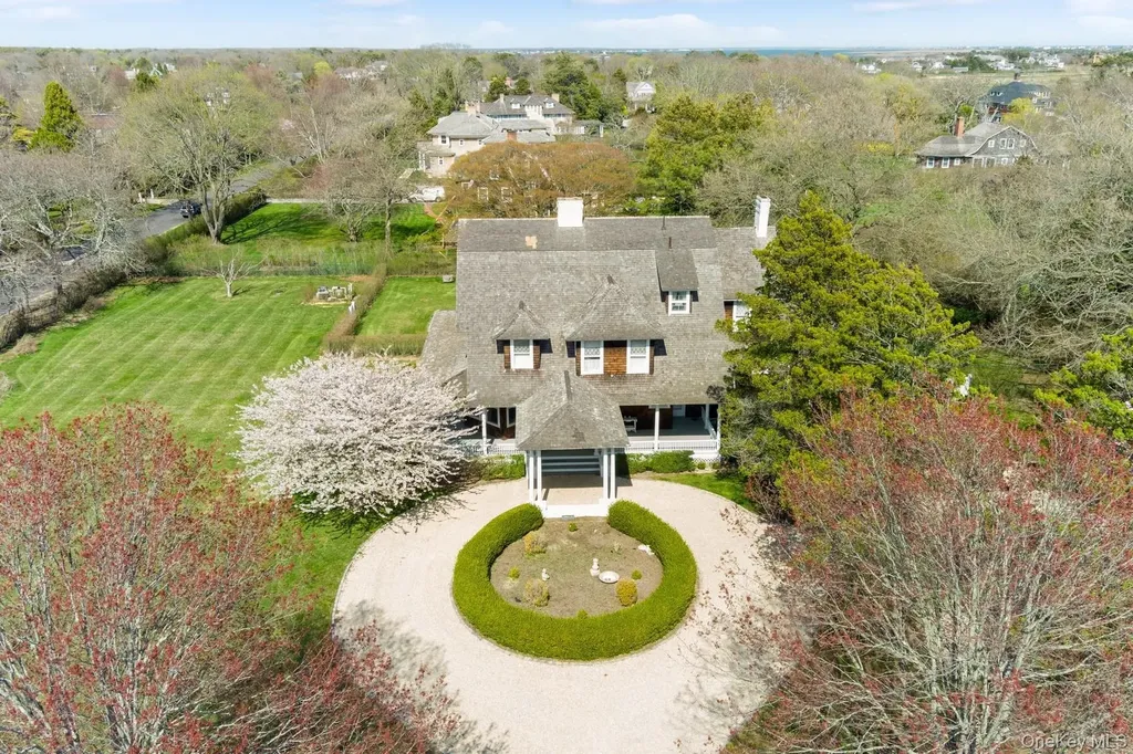 10 Post Lane Quogue NY 11959