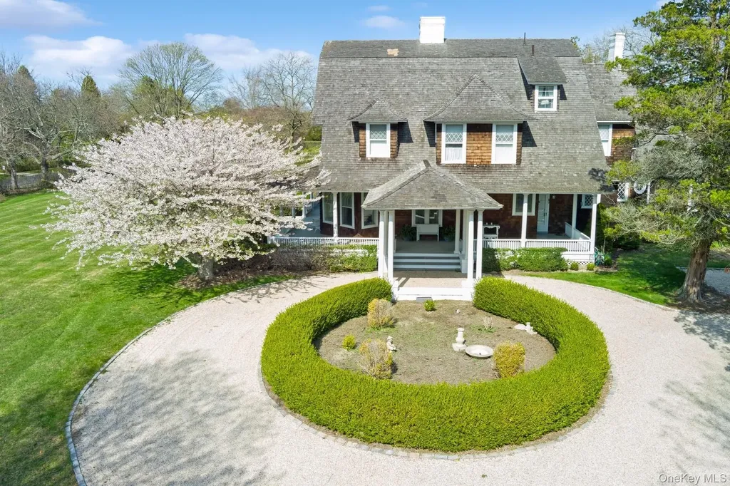 10 Post Lane Quogue NY 11959