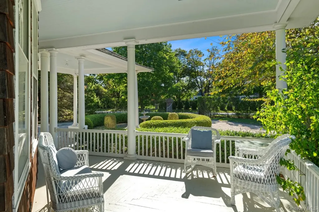 10 Post Lane Quogue NY 11959
