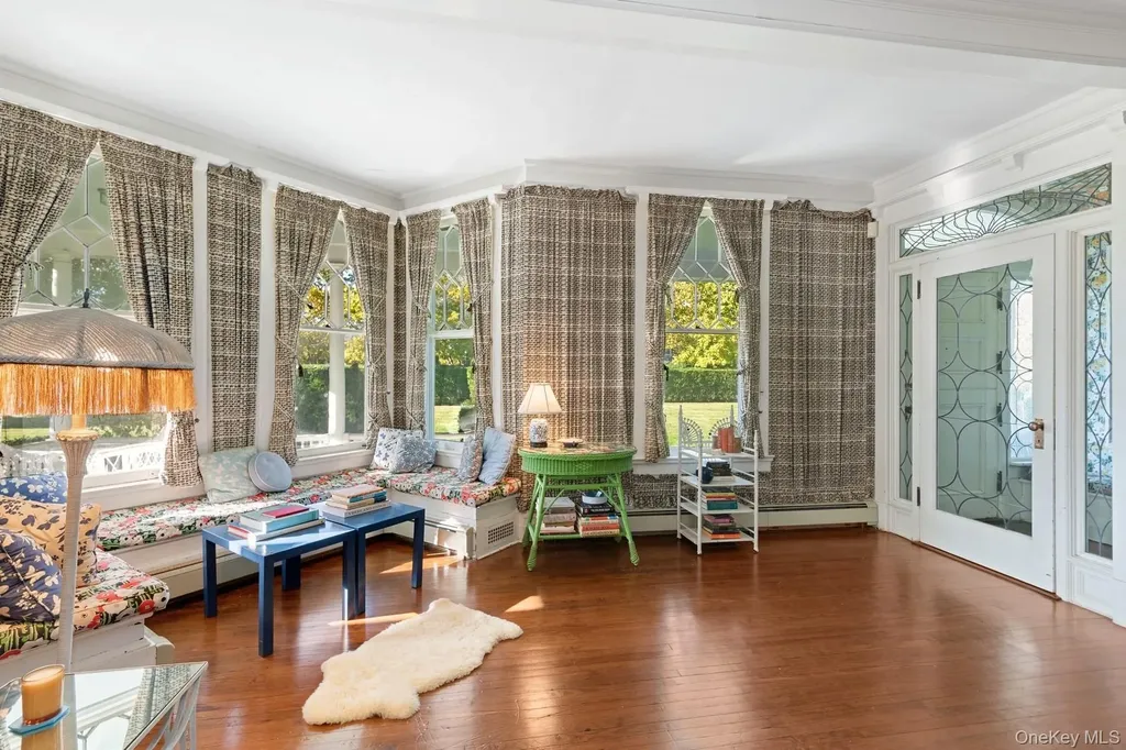 10 Post Lane Quogue NY 11959