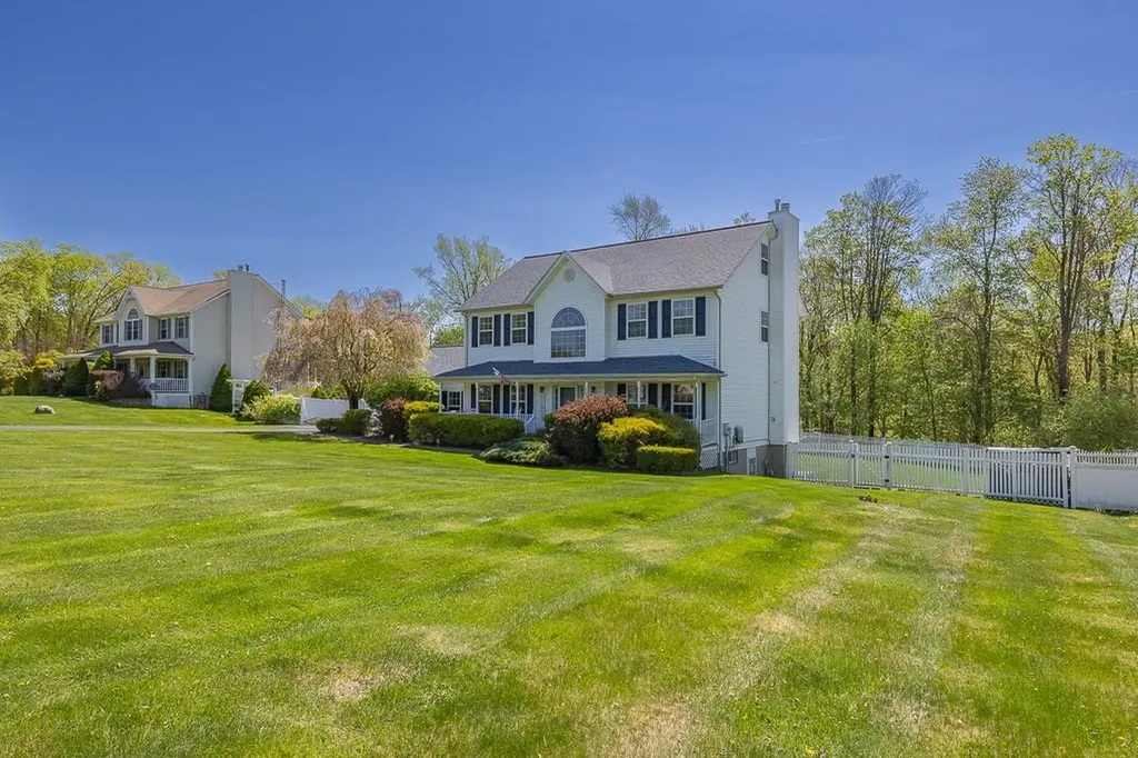 17 Frances Lane Monroe NY 10950