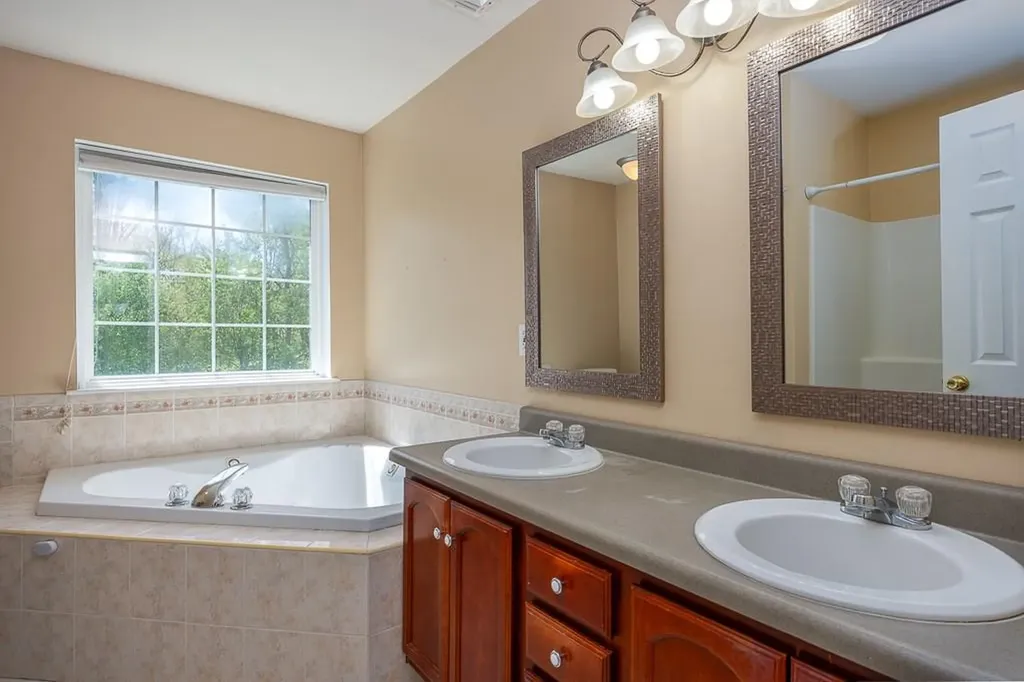 17 Frances Lane Monroe NY 10950