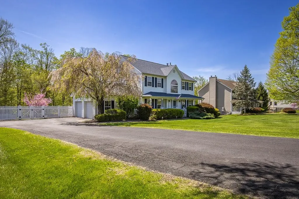 17 Frances Lane Monroe NY 10950