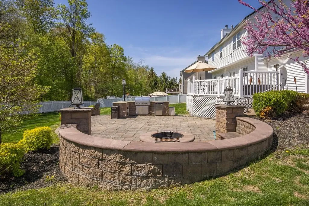 17 Frances Lane Monroe NY 10950