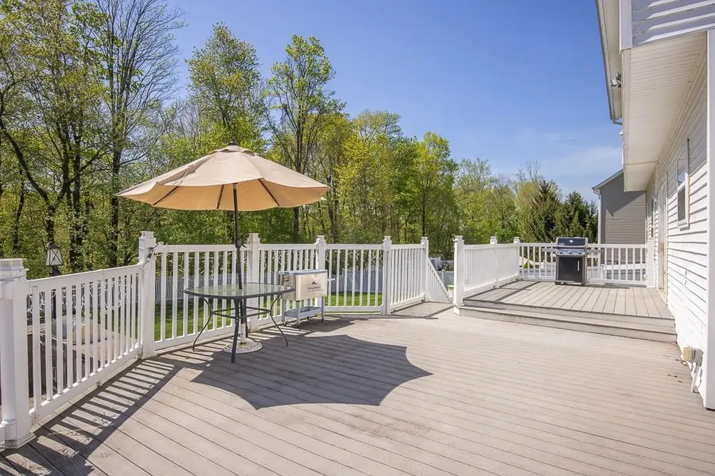 17 Frances Lane Monroe NY 10950