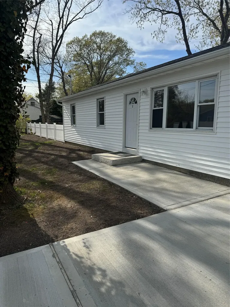 1 Pine Road Middle Island NY 11953