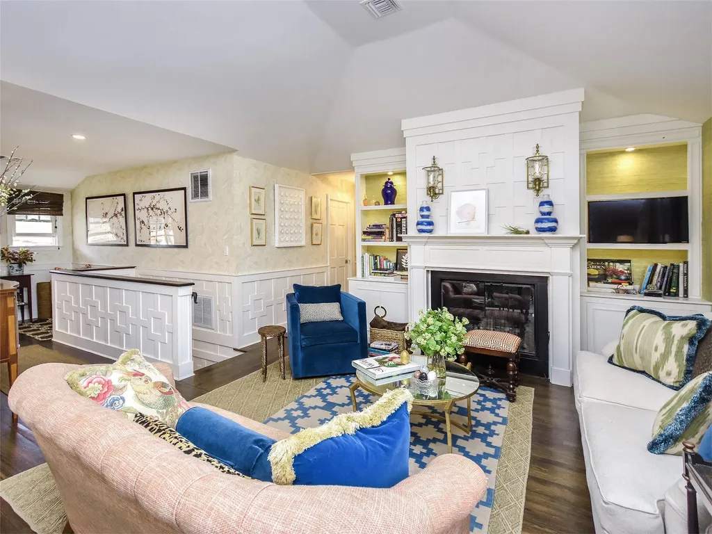 6 Winding Way Sea Cliff NY 11579