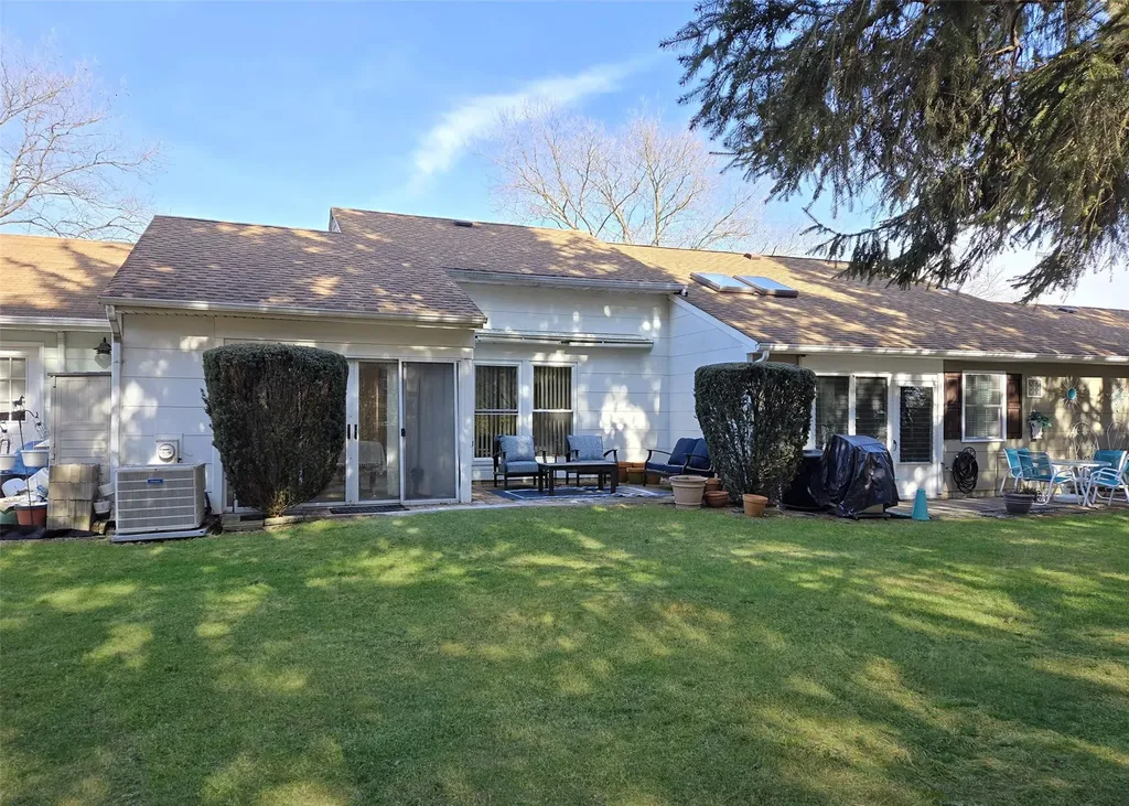 16 Hearthside Drive Mount Sinai NY 11766