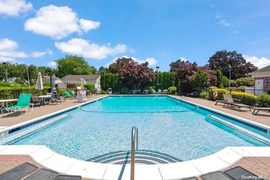 16 Hearthside Drive Mount Sinai NY 11766