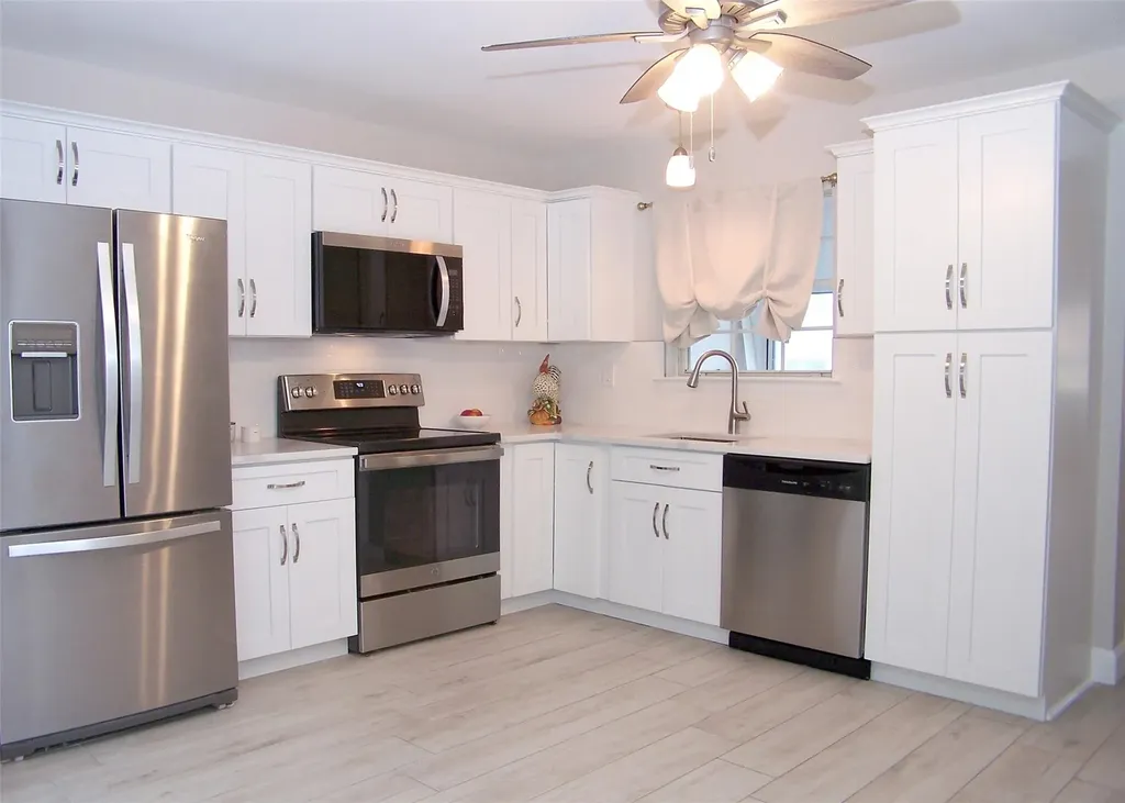 16 Hearthside Drive Mount Sinai NY 11766