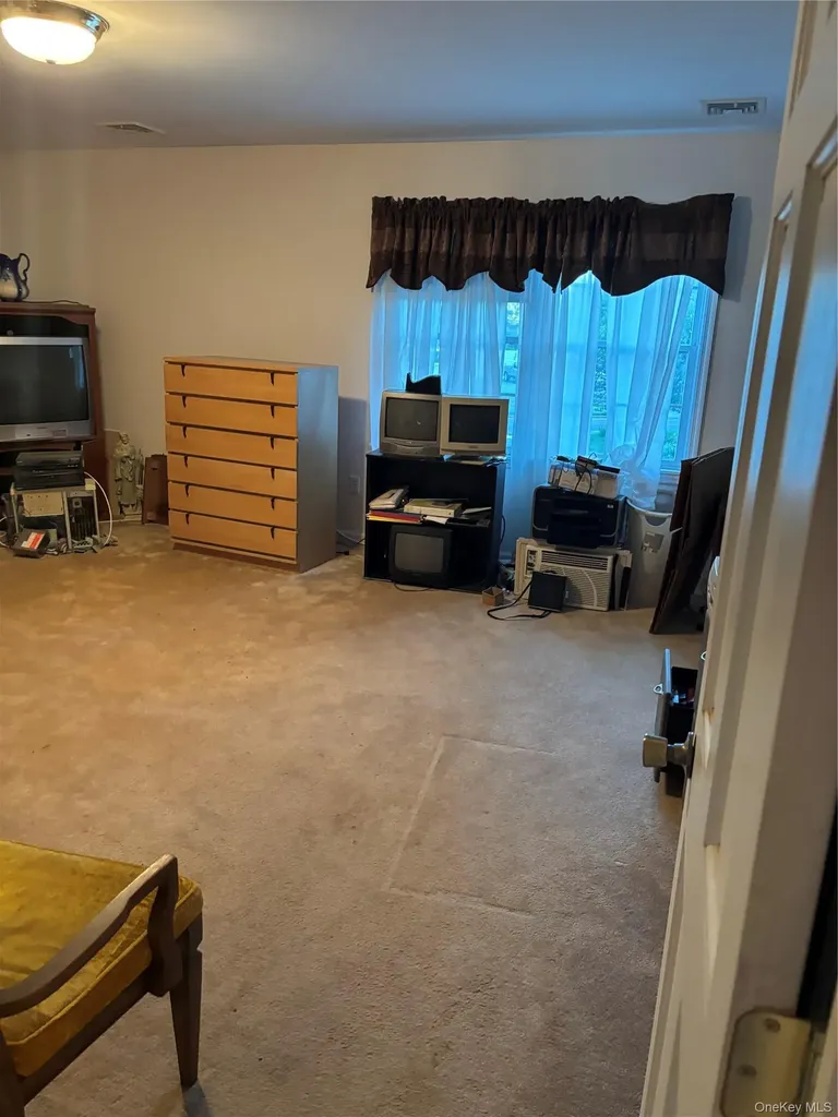60 Randall Road Wading River NY 11792