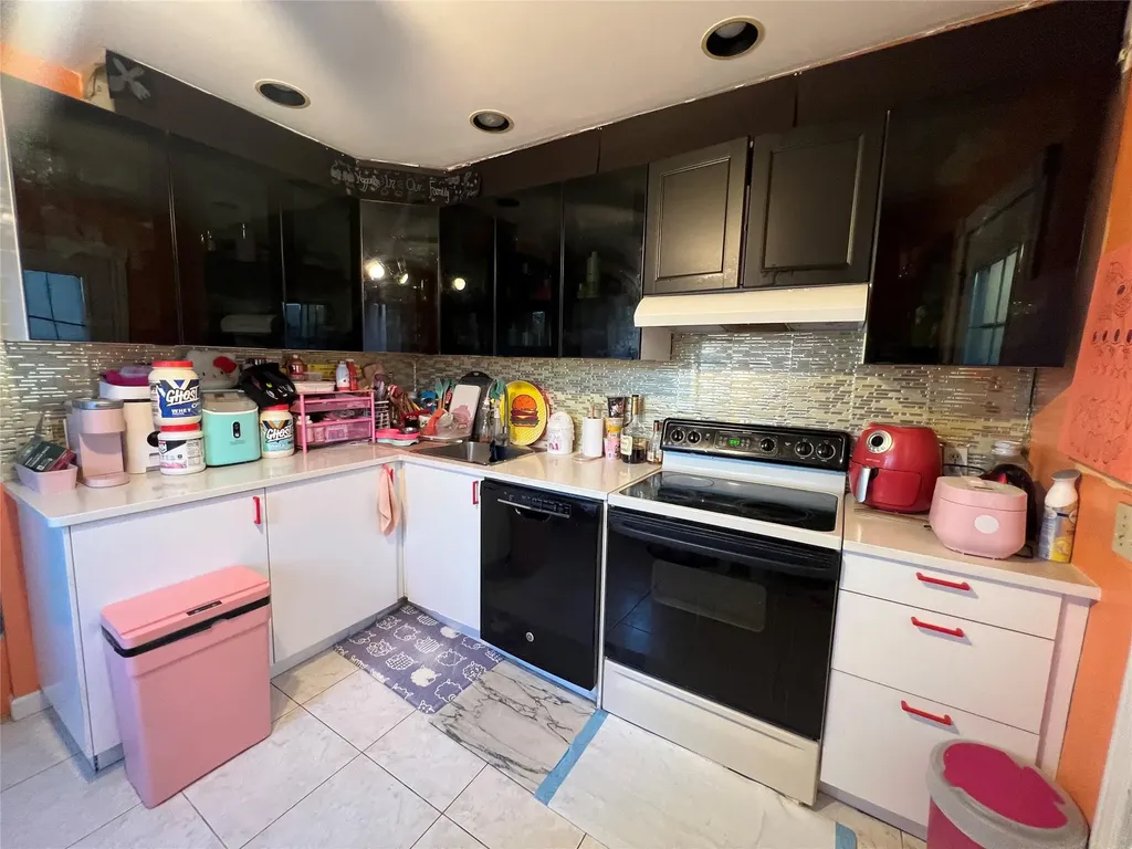 70 Ridge Lane Levittown NY 11756