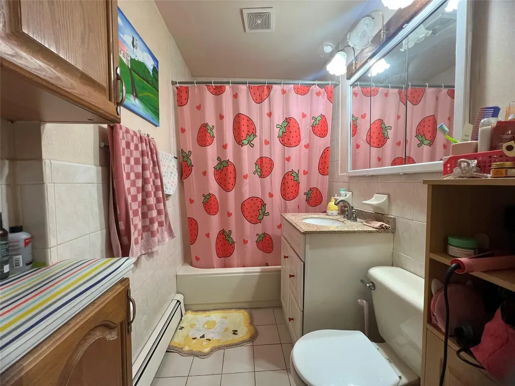 70 Ridge Lane Levittown NY 11756