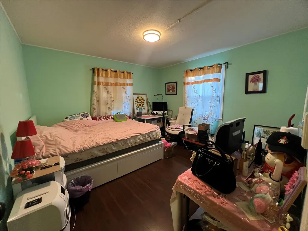 70 Ridge Lane Levittown NY 11756