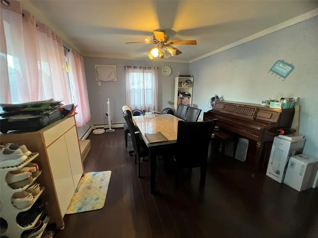 70 Ridge Lane Levittown NY 11756