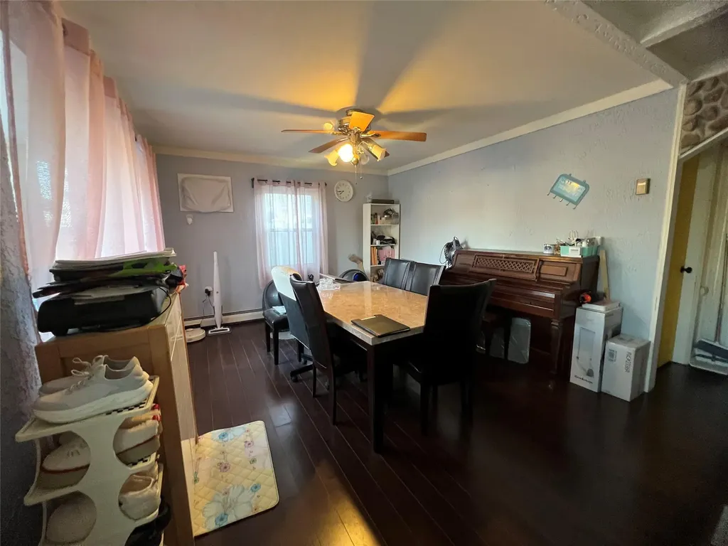 70 Ridge Lane Levittown NY 11756
