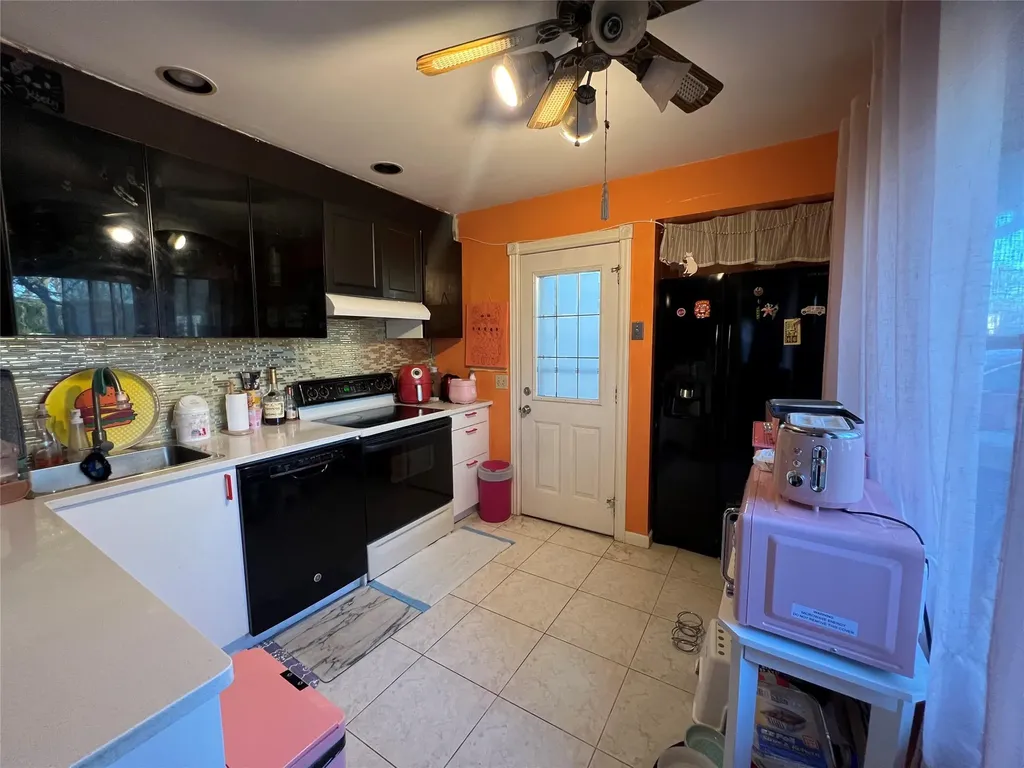 70 Ridge Lane Levittown NY 11756