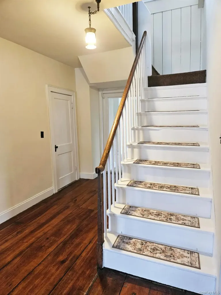 274 Fingar Road Hudson NY 12534