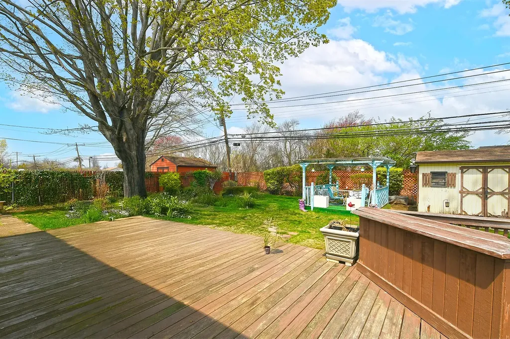 265 Orchid Road Levittown NY 11756