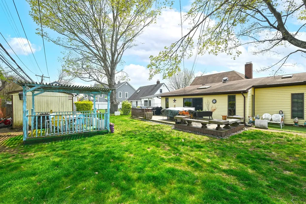 265 Orchid Road Levittown NY 11756