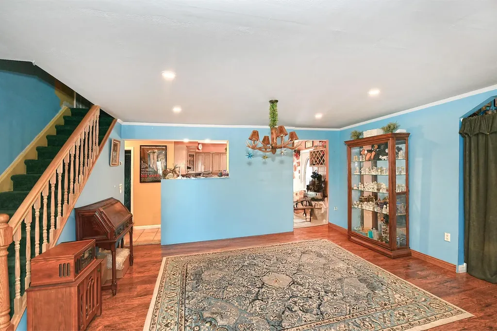 265 Orchid Road Levittown NY 11756