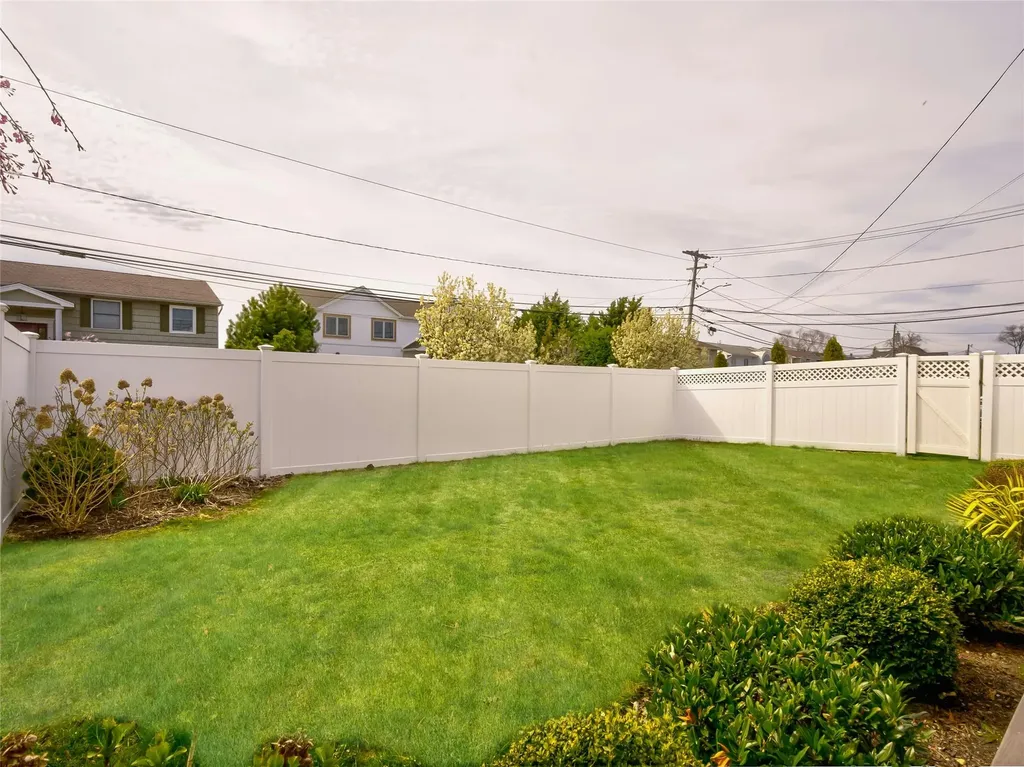 2974 Hemlock Place Wantagh NY 11793
