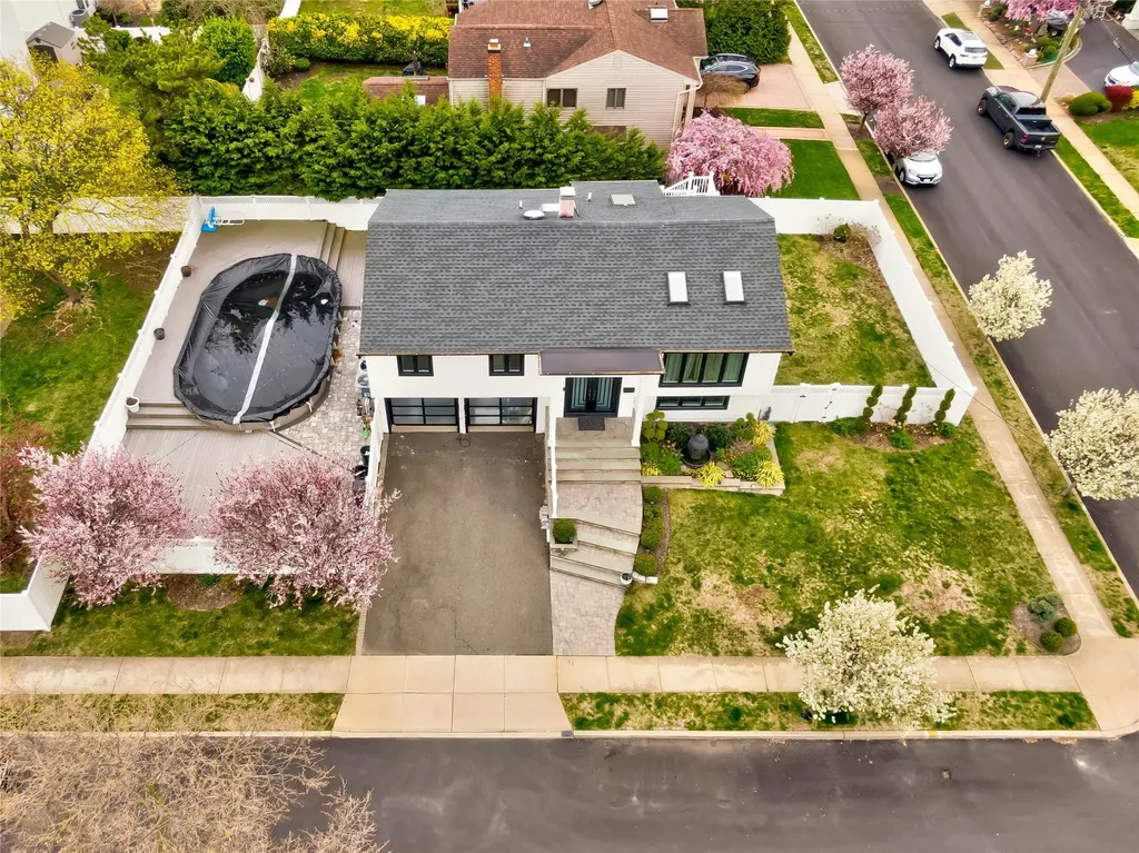 2974 Hemlock Place Wantagh NY 11793