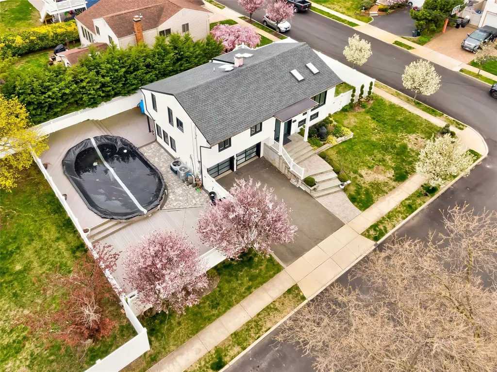 2974 Hemlock Place Wantagh NY 11793