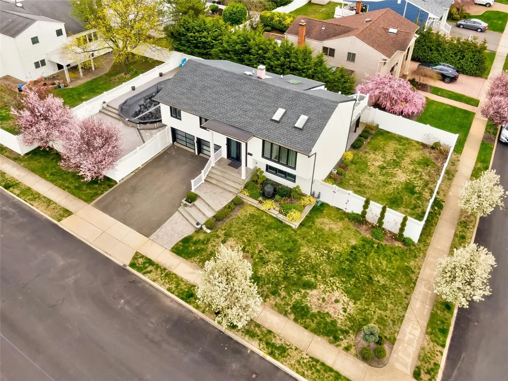 2974 Hemlock Place Wantagh NY 11793