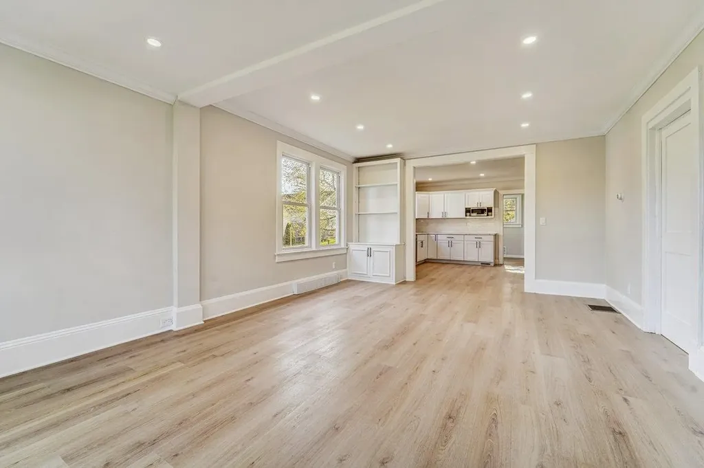 121 Boltis Street Mount Kisco NY 10549