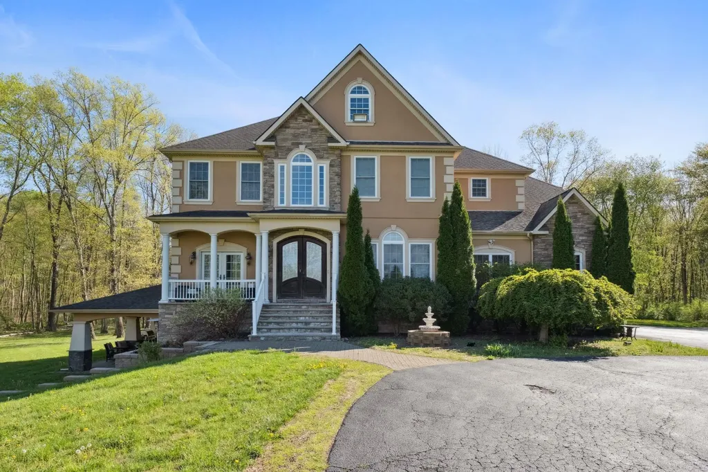10 Todd Hill Road Poughkeepsie NY 12603