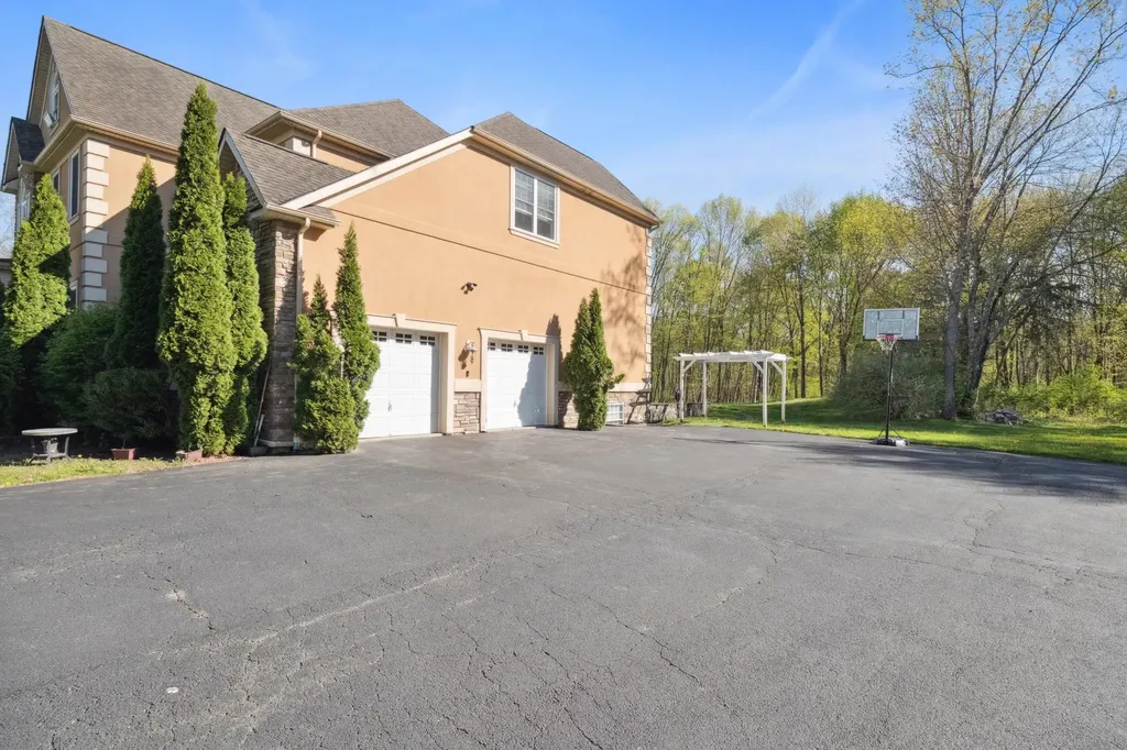 10 Todd Hill Road Poughkeepsie NY 12603