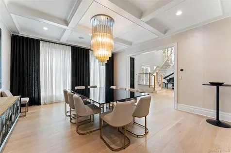 17 Oxford Road Scarsdale NY 10583