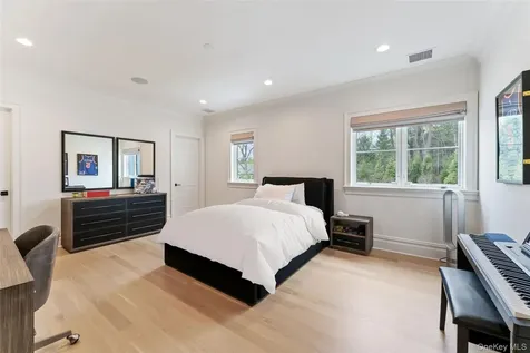 17 Oxford Road Scarsdale NY 10583