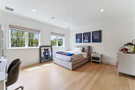 17 Oxford Road Scarsdale NY 10583