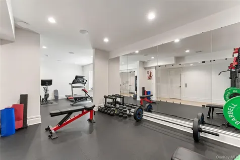 17 Oxford Road Scarsdale NY 10583