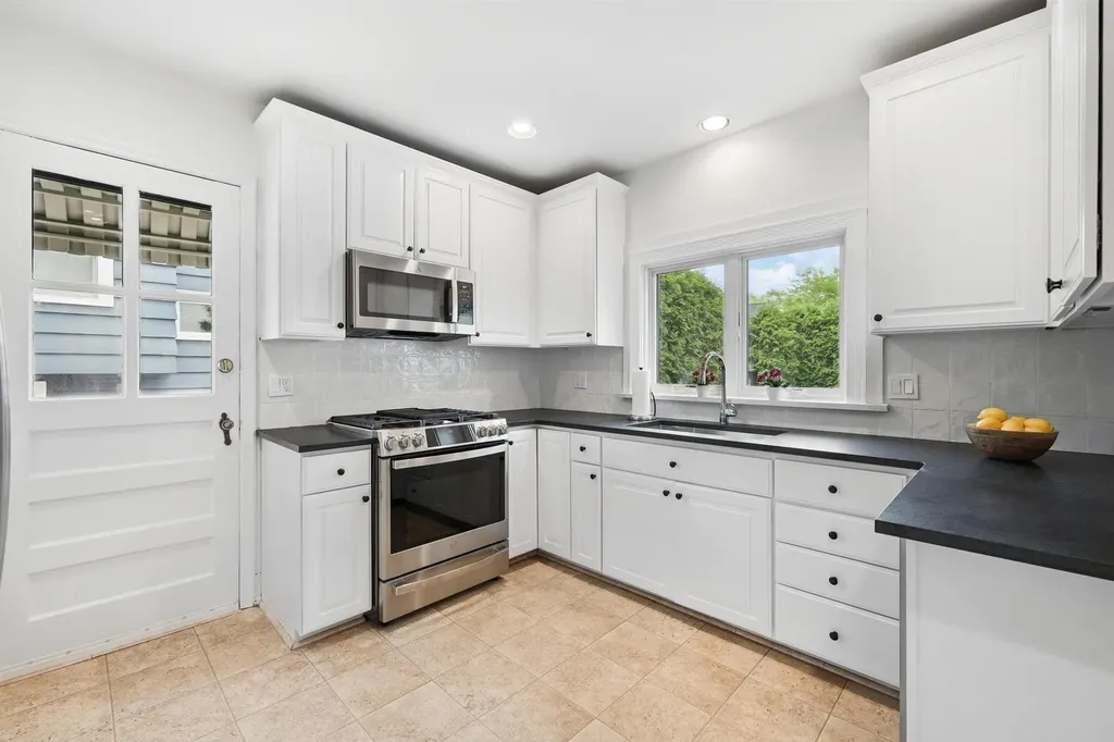 7 Gerlach Place Larchmont NY 10538