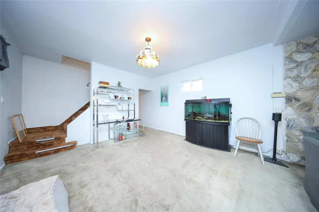 1585 W 9th Street Brooklyn NY 11204
