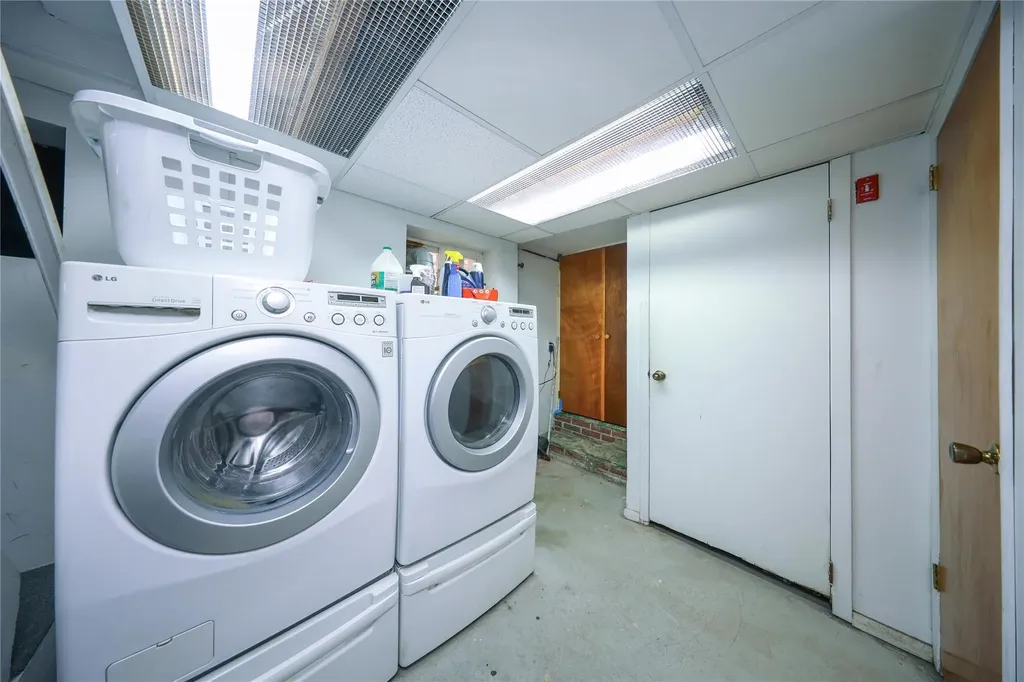1585 W 9th Street Brooklyn NY 11204