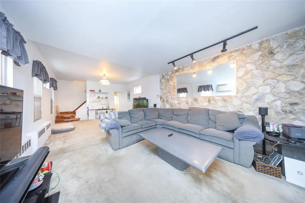 1585 W 9th Street Brooklyn NY 11204