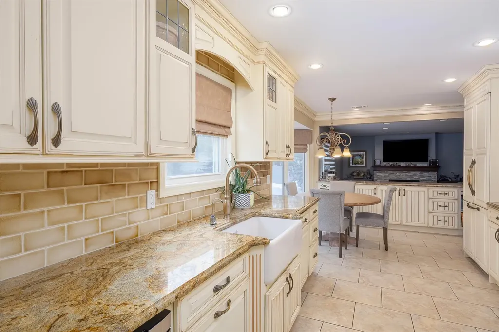 17 Carol Street Plainview NY 11803