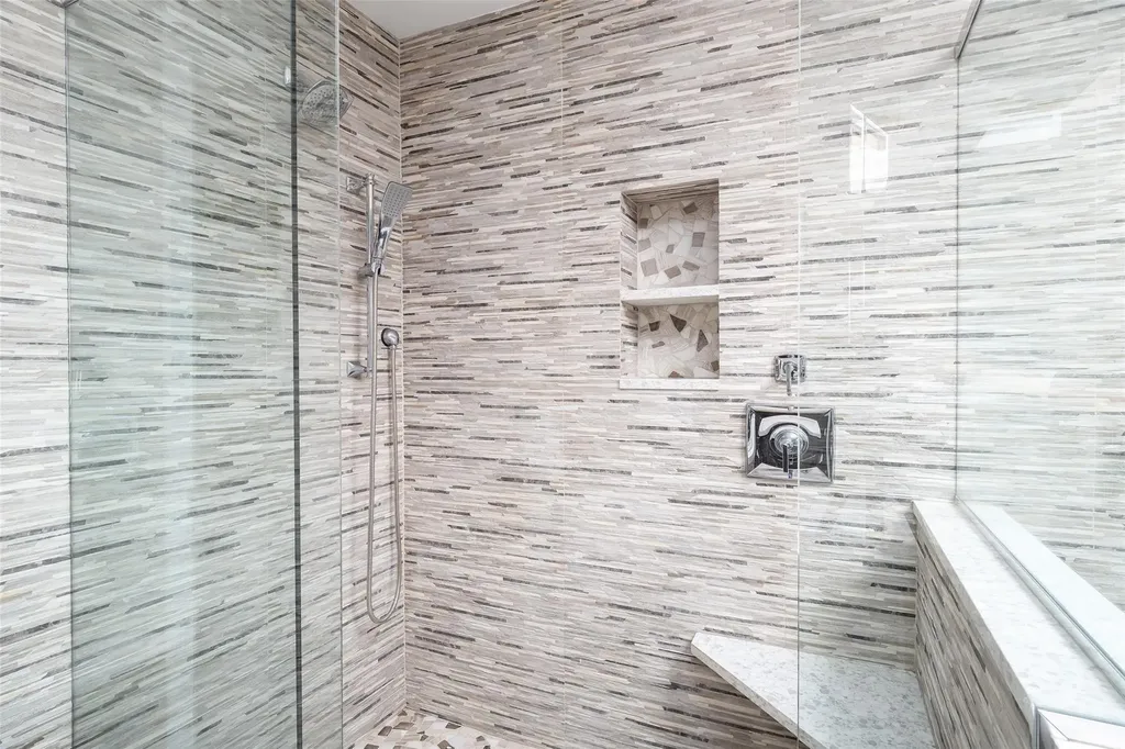 17 Carol Street Plainview NY 11803