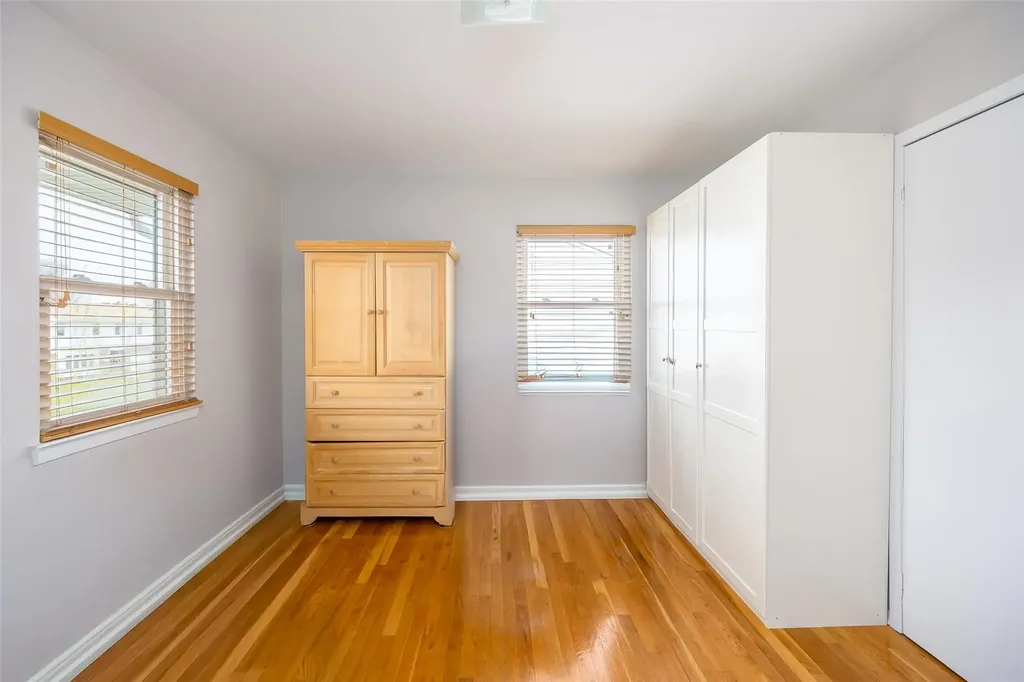17 Carol Street Plainview NY 11803