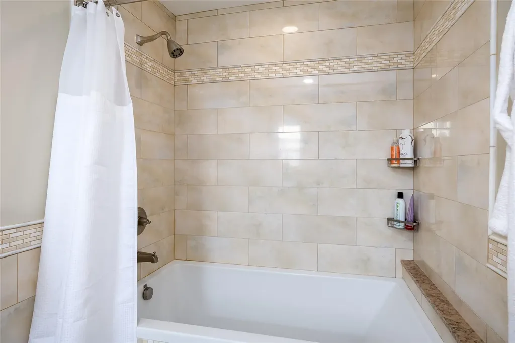 17 Carol Street Plainview NY 11803