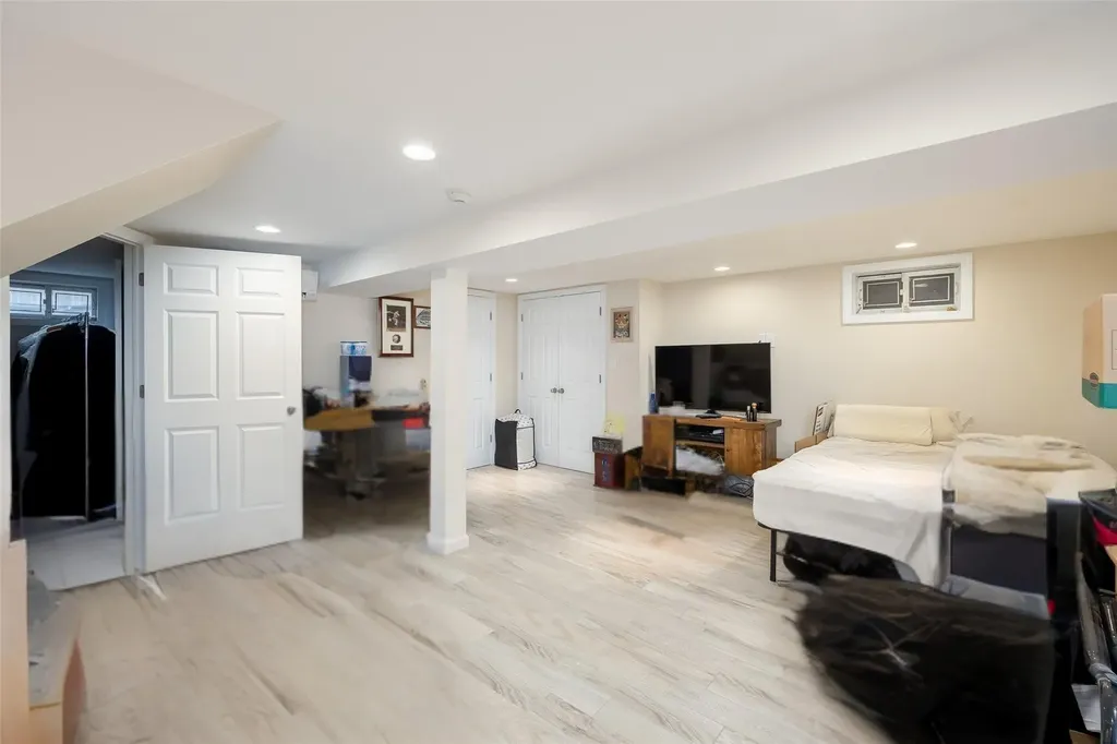 17 Carol Street Plainview NY 11803